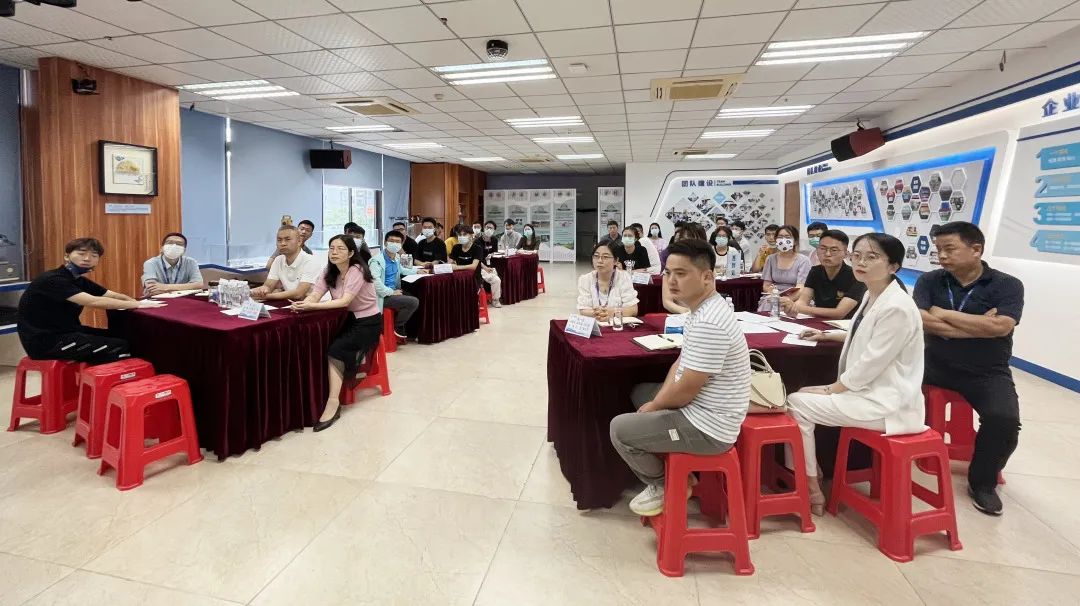 勤学务实，，，，，，，，这就是千亿国际人！